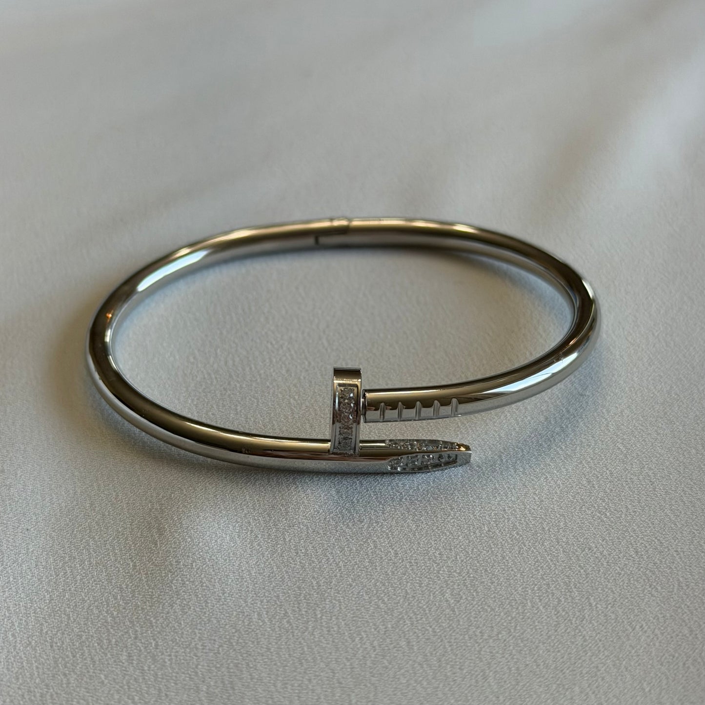 Nail bangle